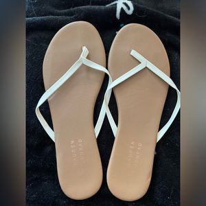 Lauren Conrad Flip Flop White